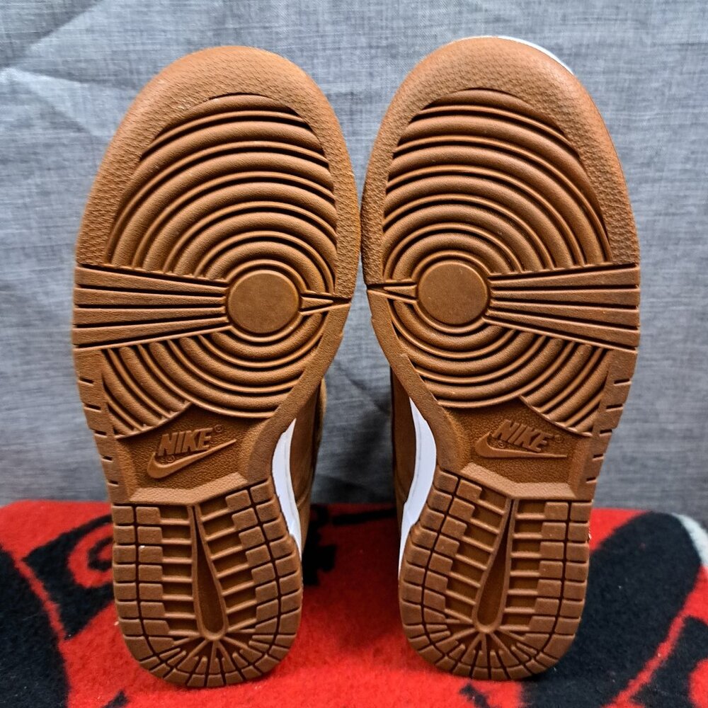 %Size 7 1/2 Women's Nike Dunk High Premium Pecan Brown White DX2044-200 A 14 - Picture 6 of 12
